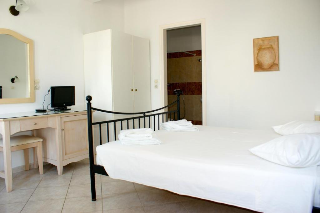 Double or Twin Room Garden or Mountain View